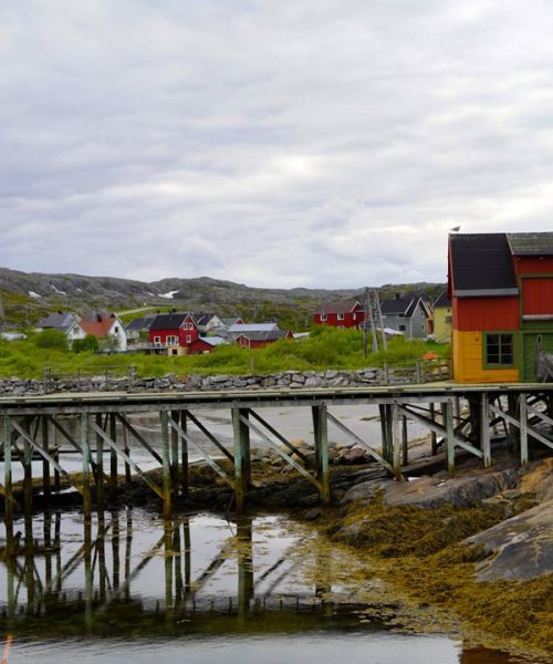 Bugøynes-colorful-houses-Barents-Adventure