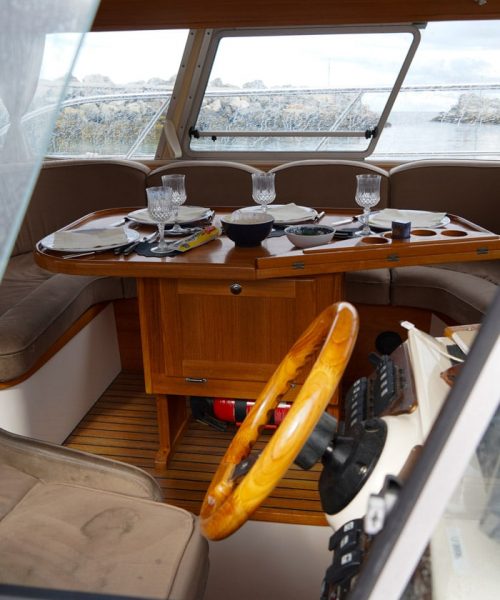 King-Crab-serving-on-board-Barents-Adventure